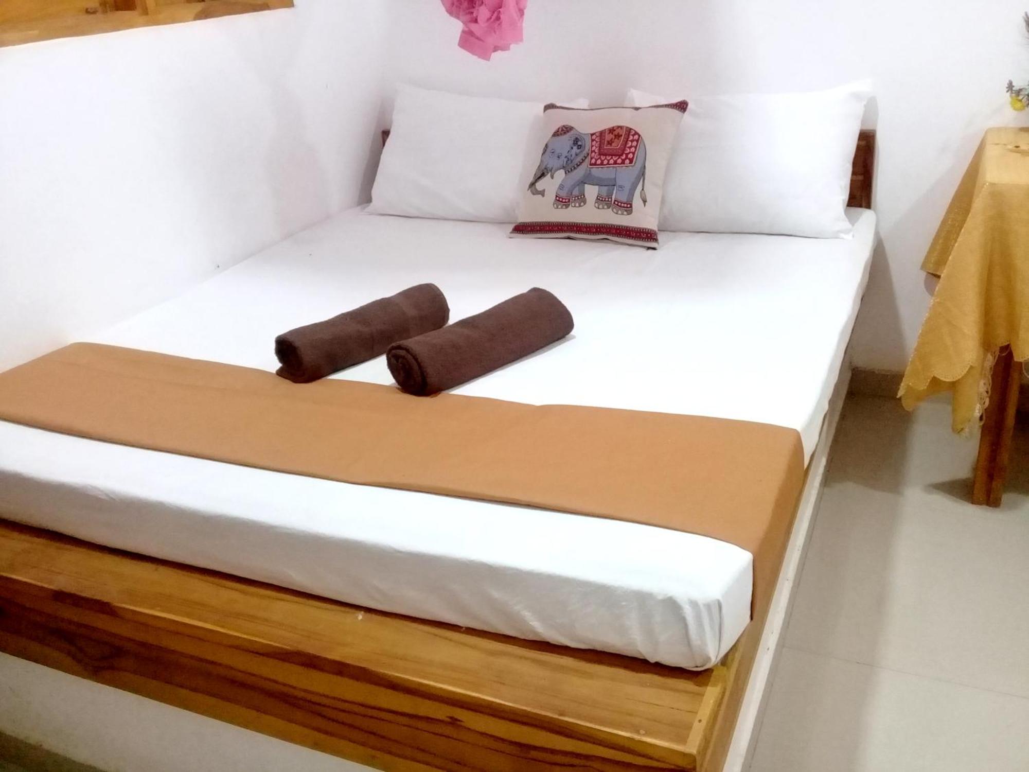 River Side & Swimming Pool Bed & Breakfast Udawalawe Ngoại thất bức ảnh